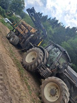 Šumarski traktor VALTRA T193 |  Šumarska tehnika | Мašine za obradu drveta | KOMITrade s.r.o.